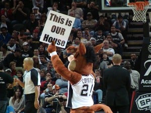 San Antonio, Houston and Dallas all have NBA teams, but the Spurs fans are known for being particularly passionate about their home team. Photo via Zereshk/Wikimedia Commons.