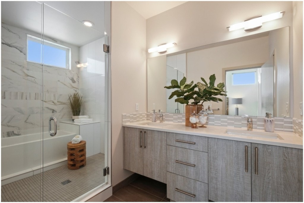 Staging a Bathroom to Sell: A Complete Guide | Redfin