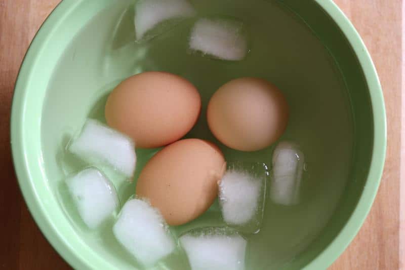 Eggs in ice