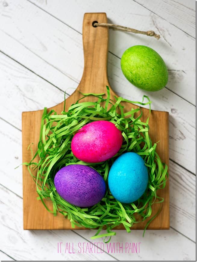 color-easter-eggs-with-rice-and-food-coloring-4-of-21-2_thumb