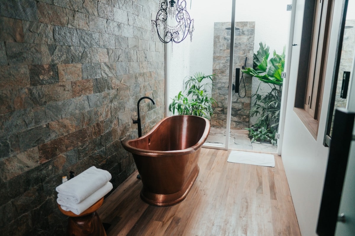 Transform your home into a spa in your cozy bathroom
