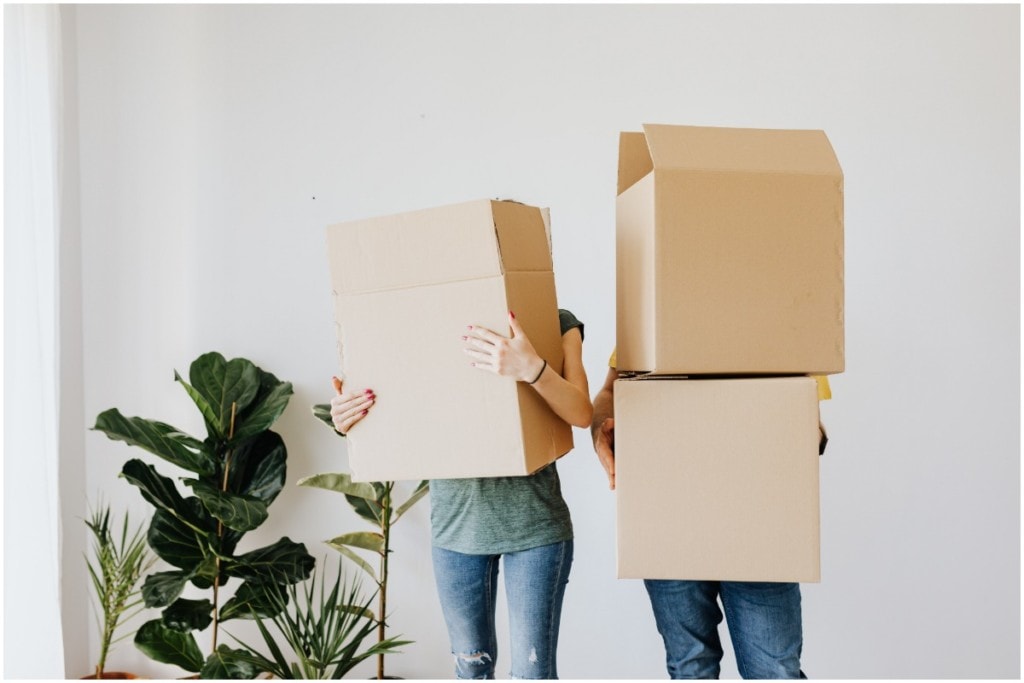 https://www.redfin.com/blog/wp-content/uploads/2020/09/couple-holding-boxes-1024x683.jpg