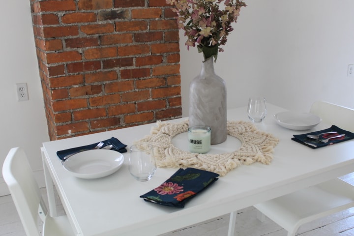 flowers-tablescape-centerpiece-crochet