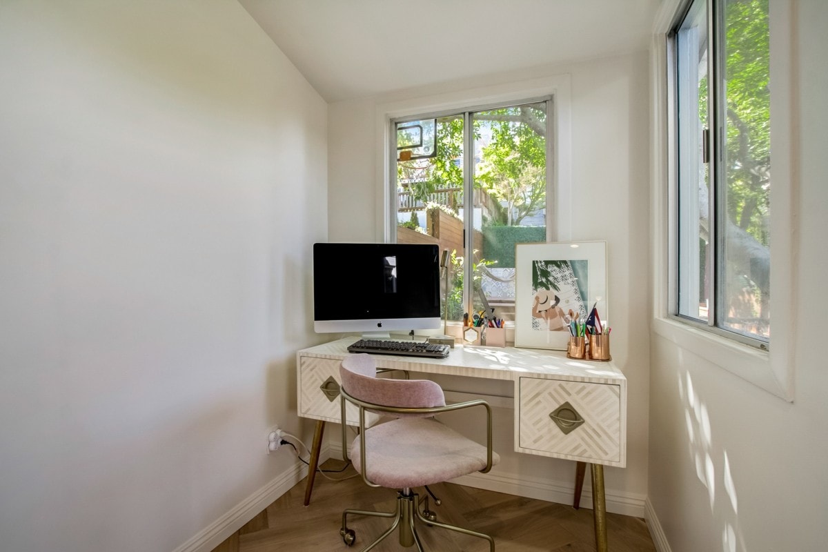 best scents to use in this bright home office 