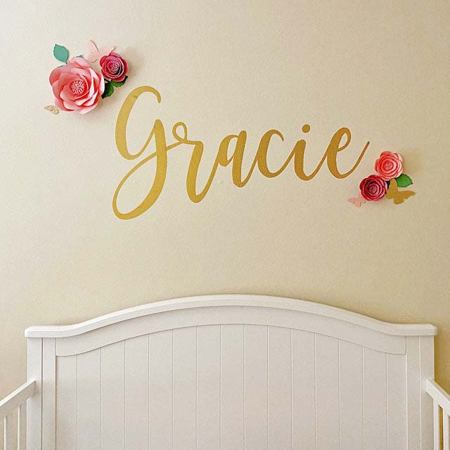 crib-wall-pink-with-name-and-flowers