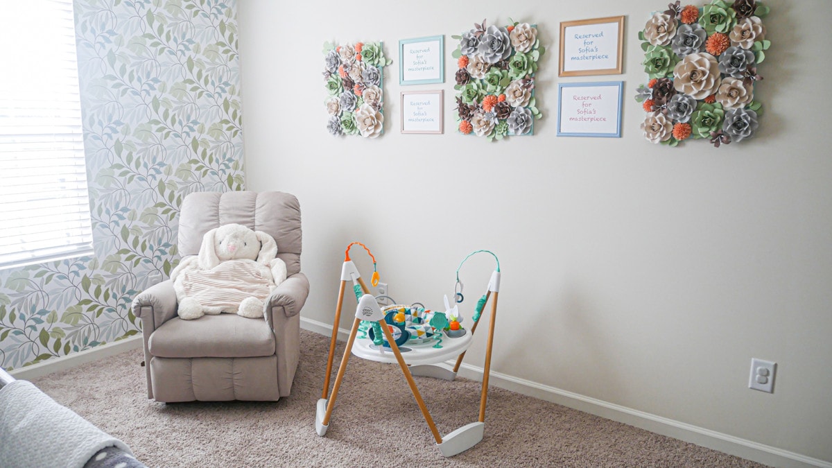 flower-paper-wall-art-in-nursery