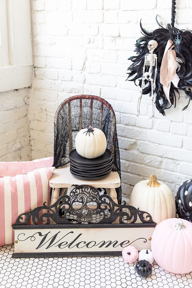 black-and-cream-halloween-decor-pumpkin