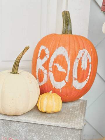 painted-pumpkin-with-boo-and-2-small-pumpkins