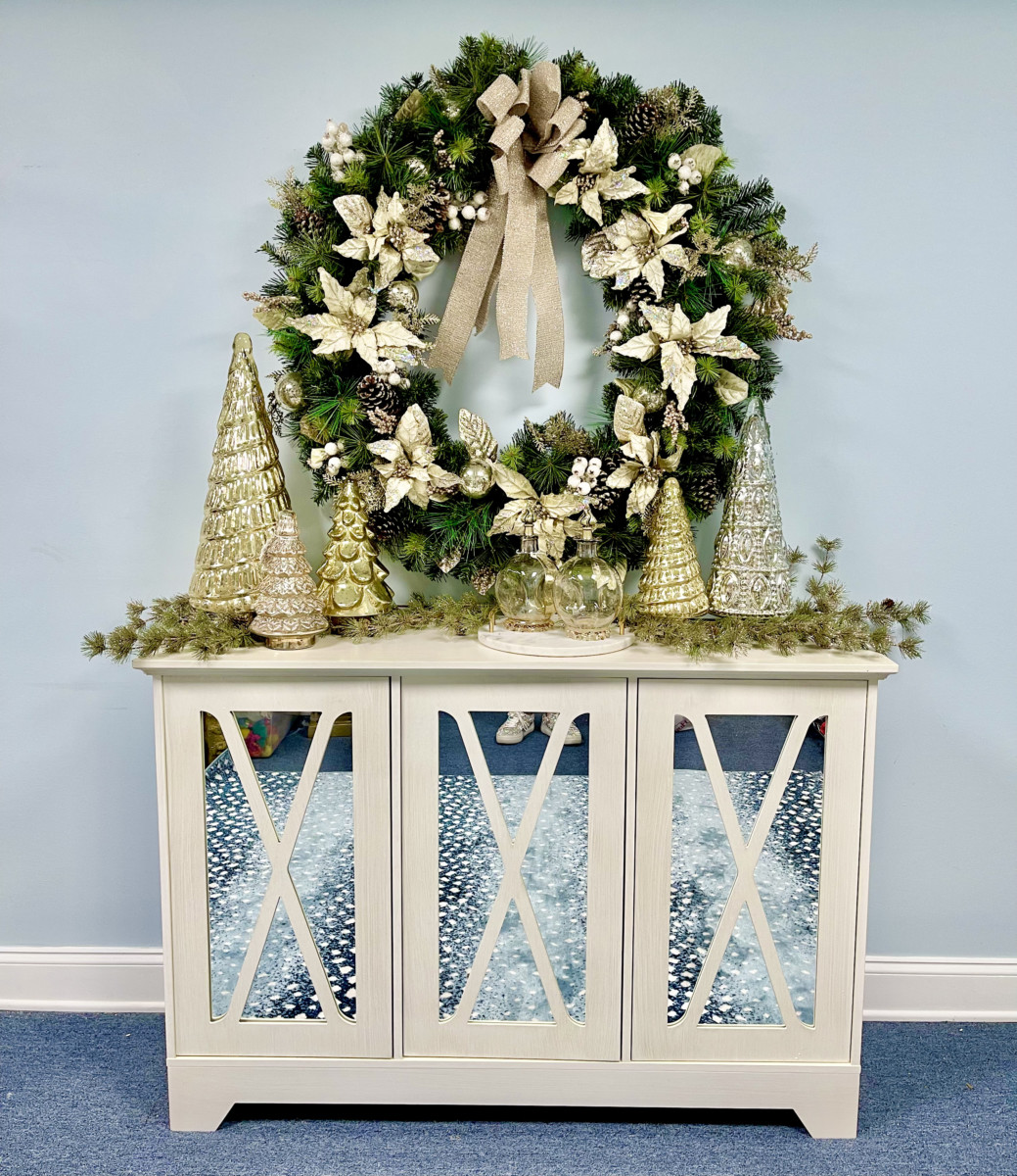 storage chest with christmas trees and wreath