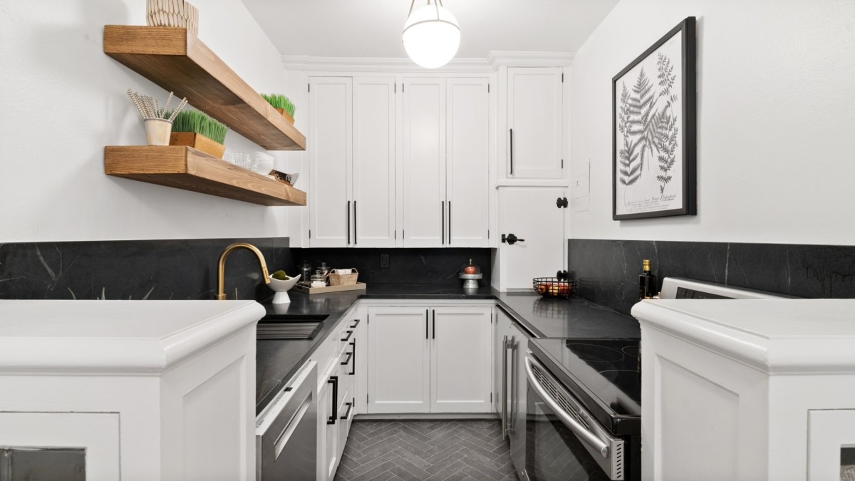 small organizing kitchen living a minimalist lifestyle