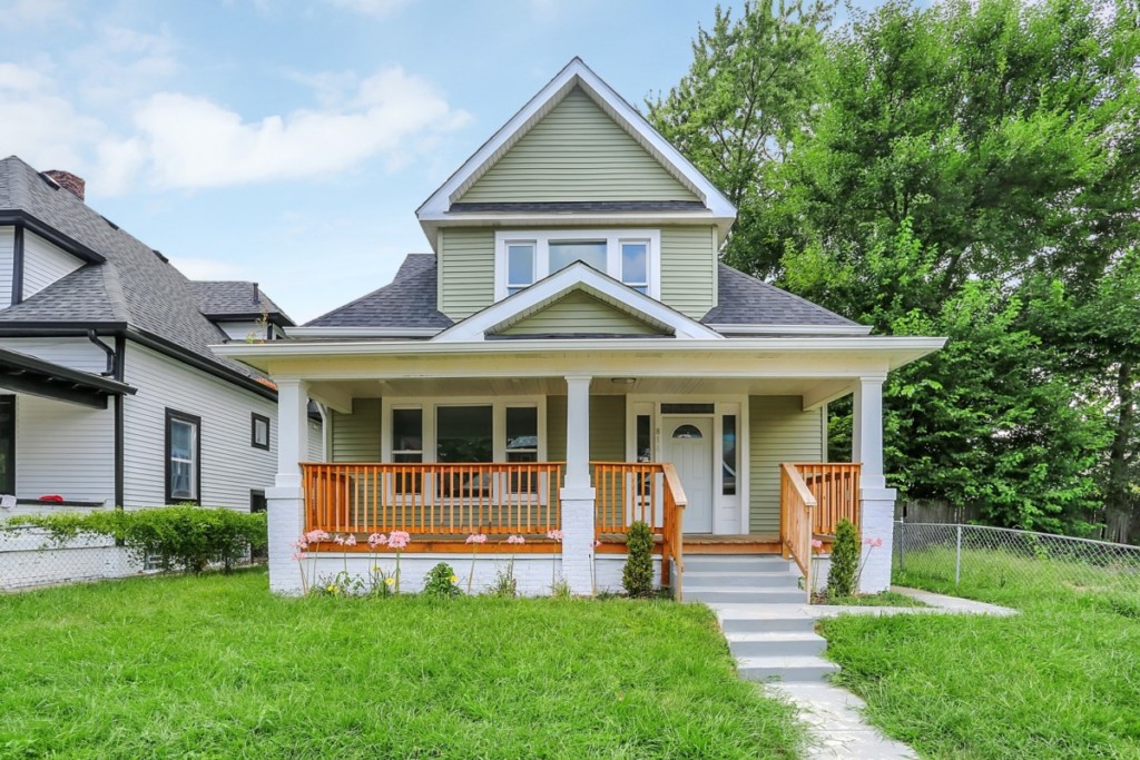 What is a Bungalow House Style? | Redfin