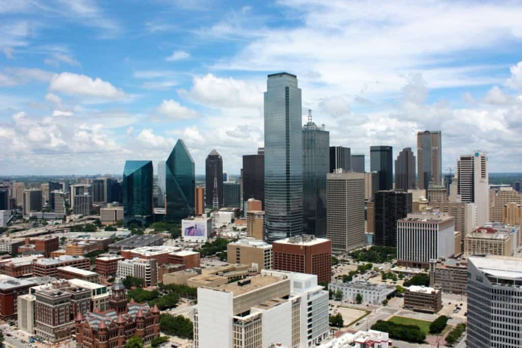reasons to move to downtown dallas