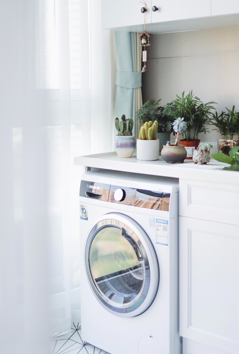 Can’t Decide Between a Gas vs. Electric Dryer? Here’s What You Need to Know