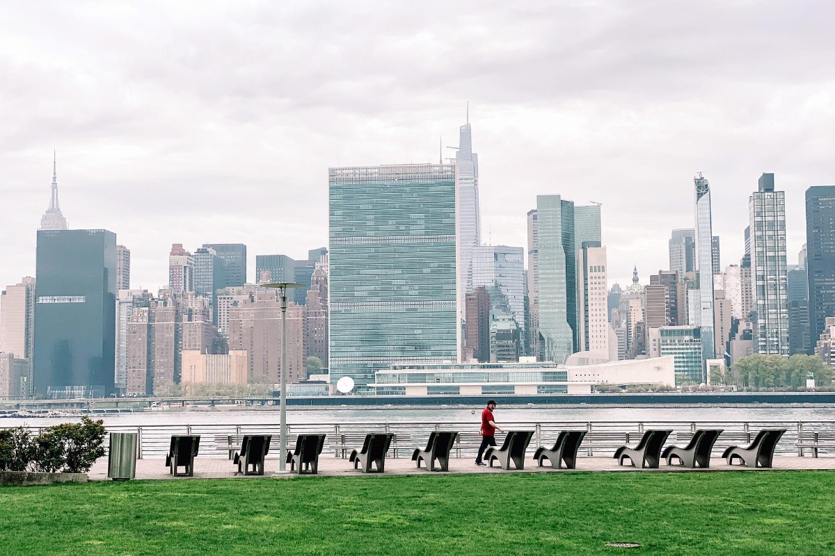 Gantry Park with the Manhattan Skyline