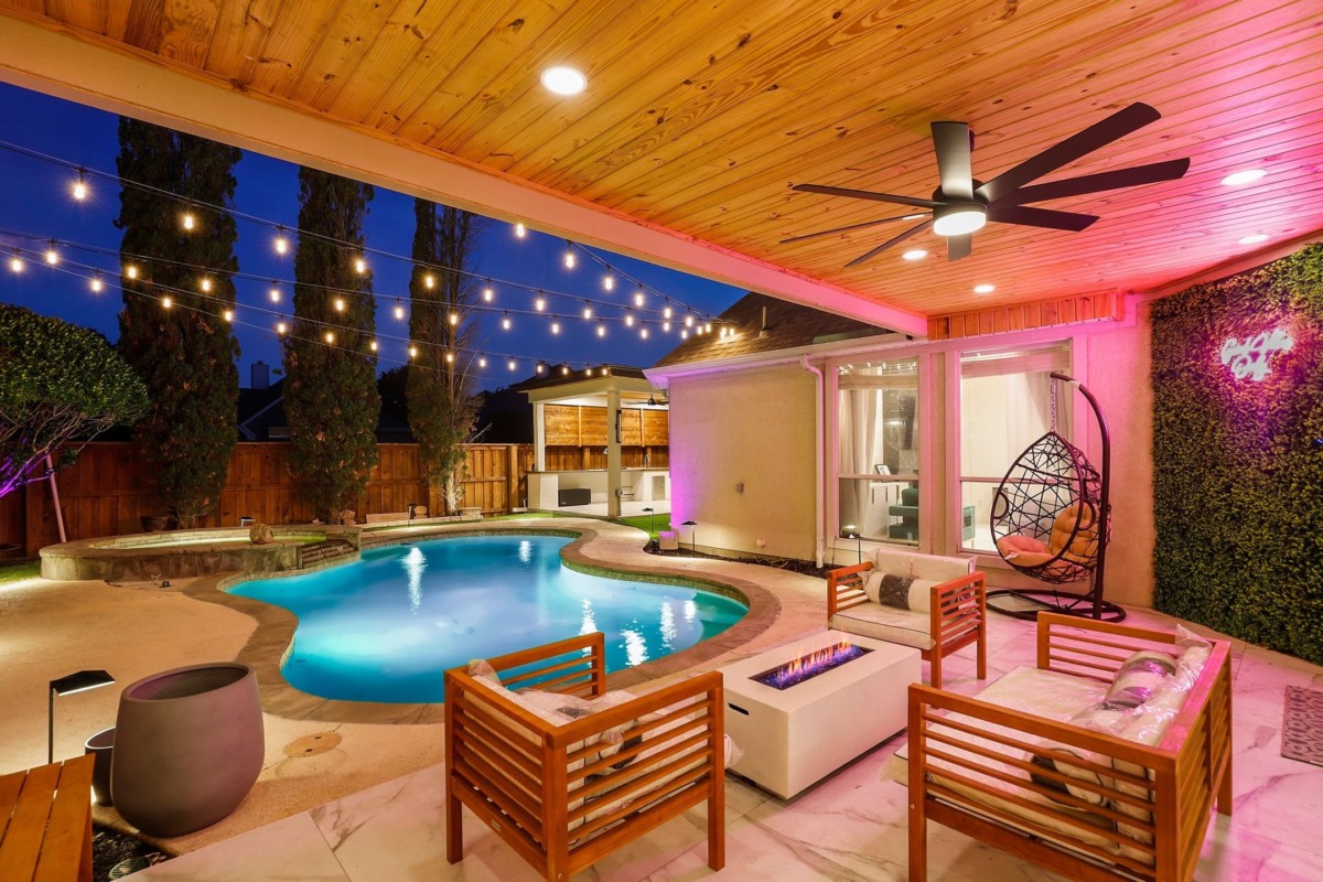 outdoor space with outdoor bar and decor 