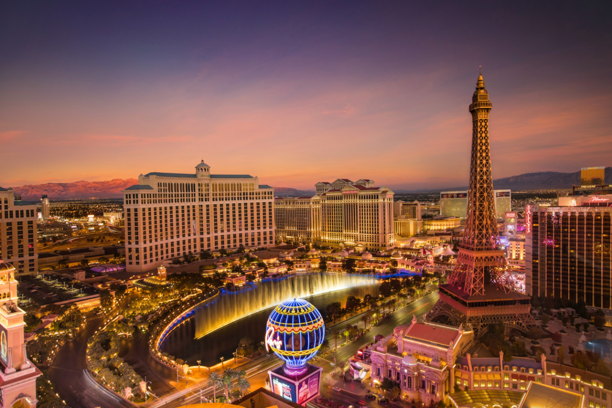 Las Vegas Photo Spots: 9 Places You Can't Miss - On The Road With Jen