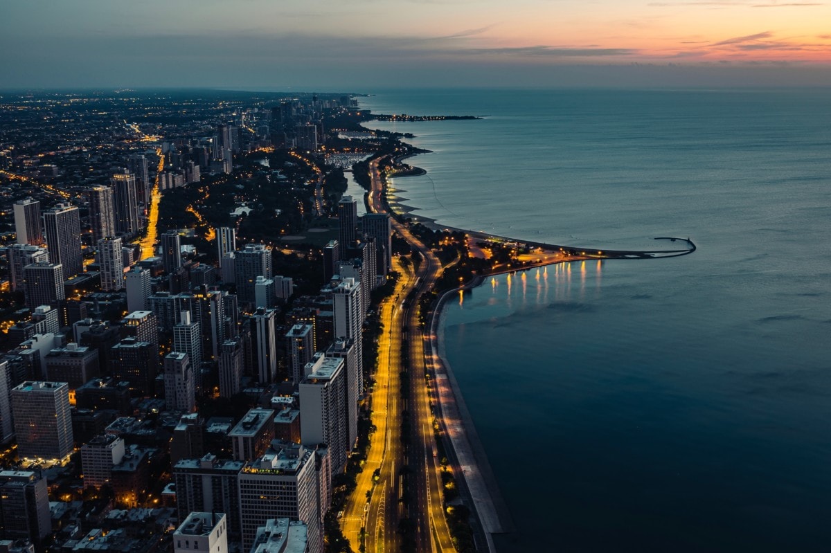 cities near chicago on lake michigan at night