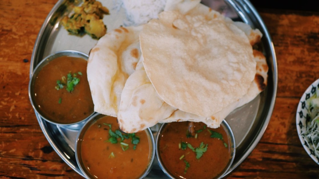 Plate of Indian food.