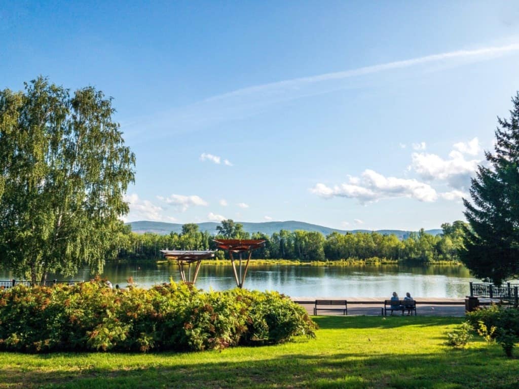 park with lake