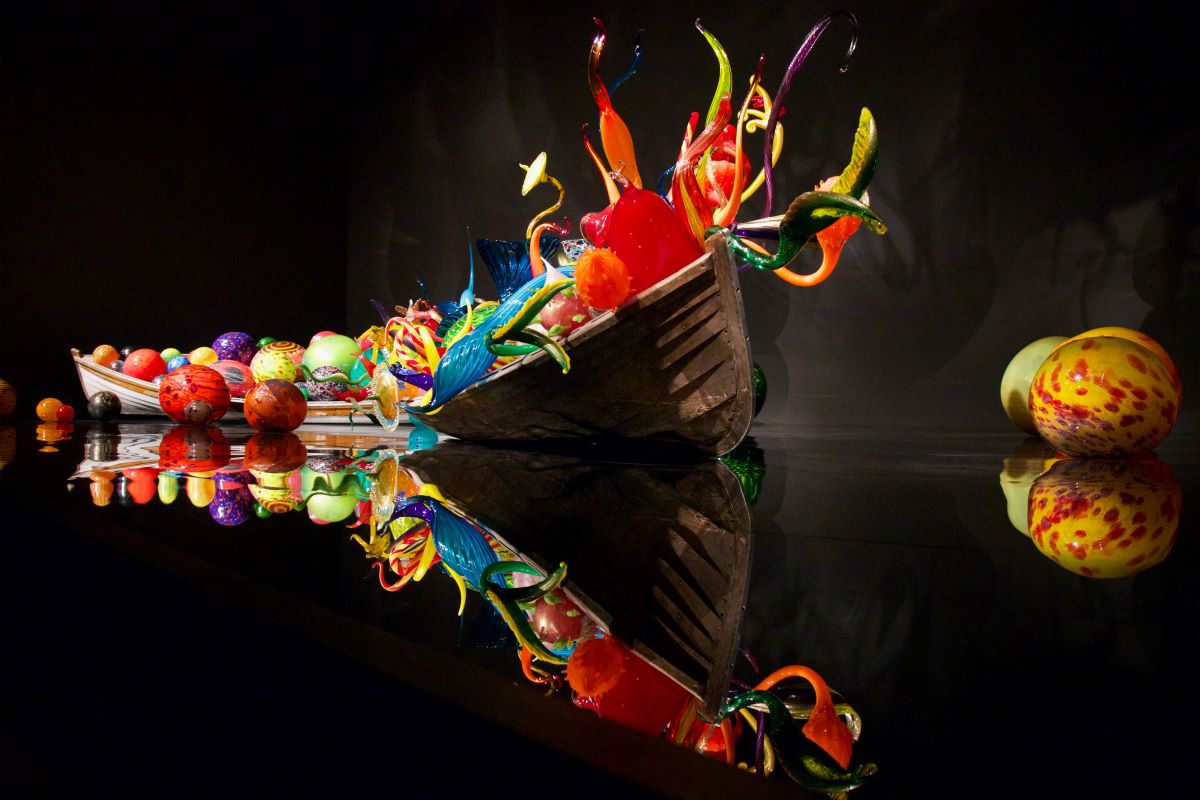 chihuly glass sculpture