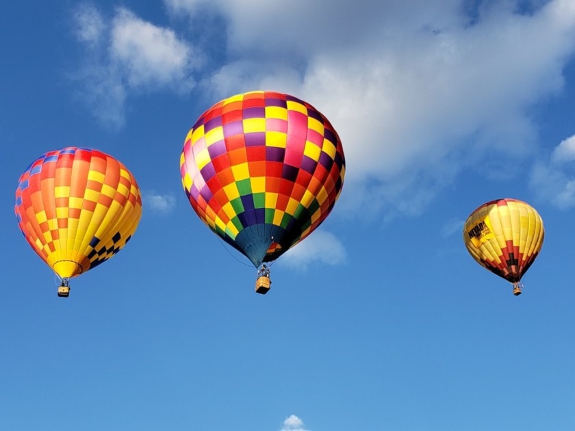 A hot air balloon ride is a great date night idea in DC