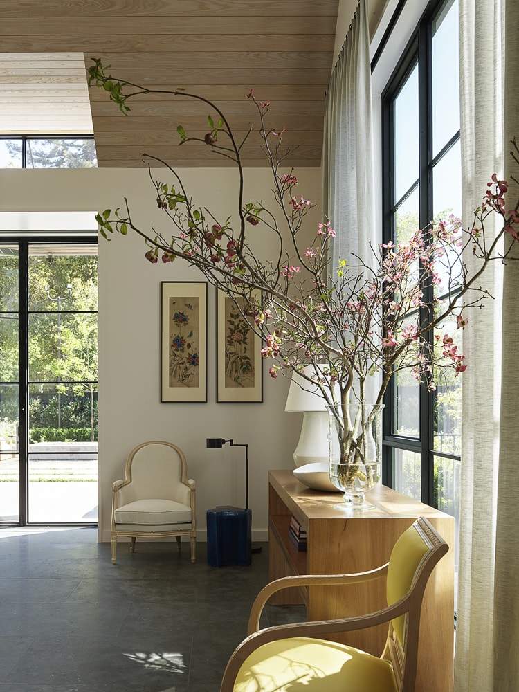 Sitting area in a home with natural materials for decorating