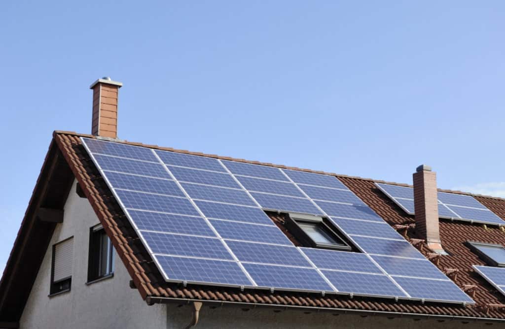 is-solar-energy-renewable-1