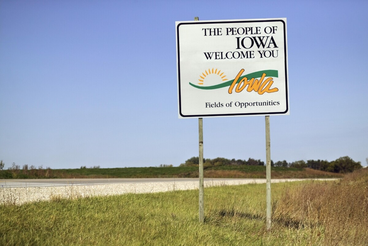 welcome to iowa sign during the day_Getty