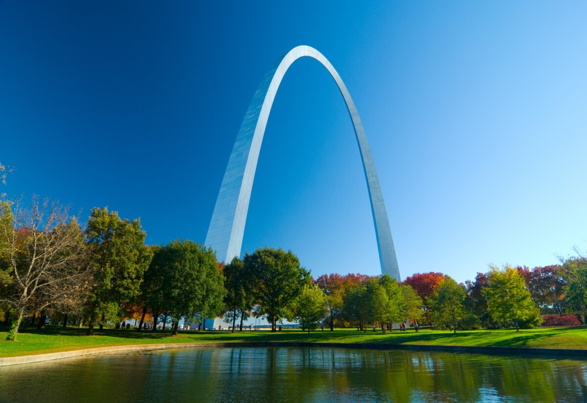 St. Louis Gateway Arch and Lake