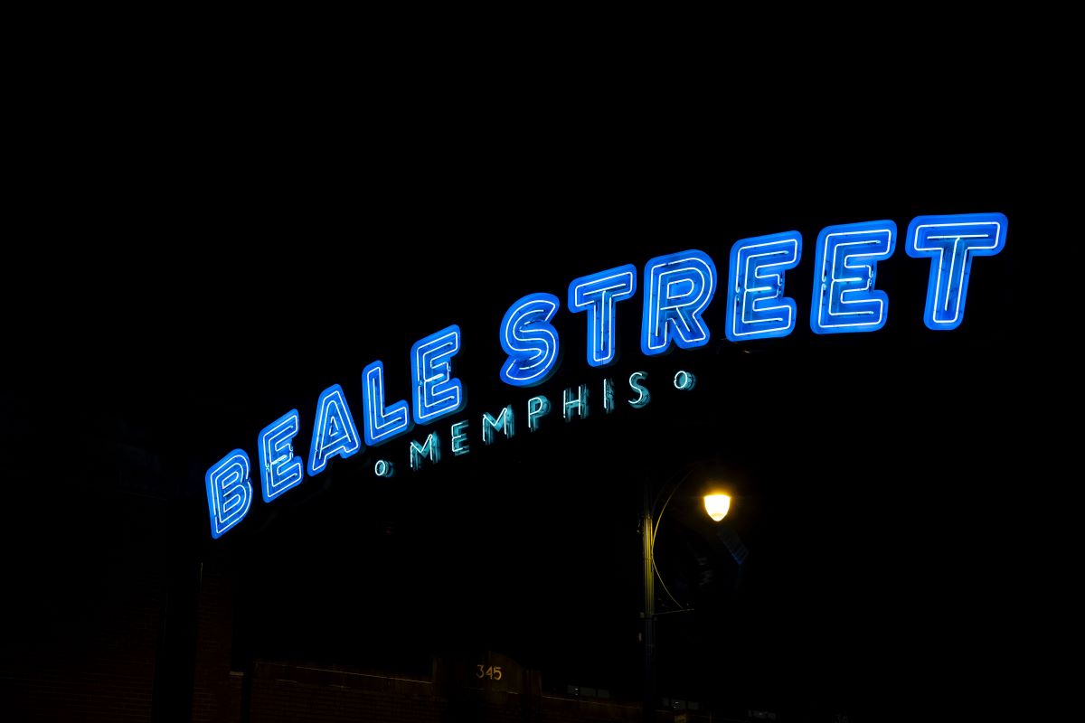 beale street sign in memphis