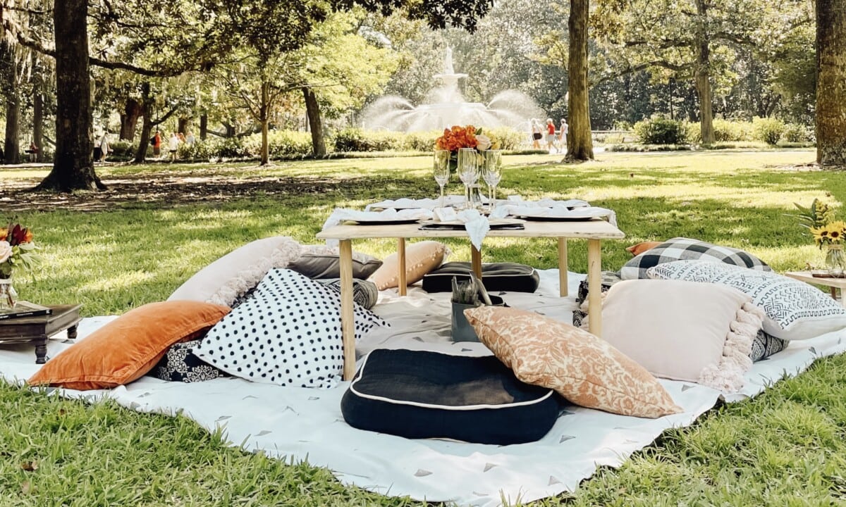 Fall Picnic in Forsyth Park by Savannah Picnic Company