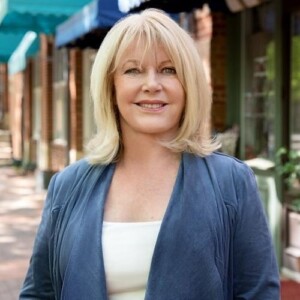 Picture of Karen Nesbit | Redfin Real Estate Agent
