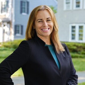 Picture of Michelle Powers | Redfin Real Estate Agent