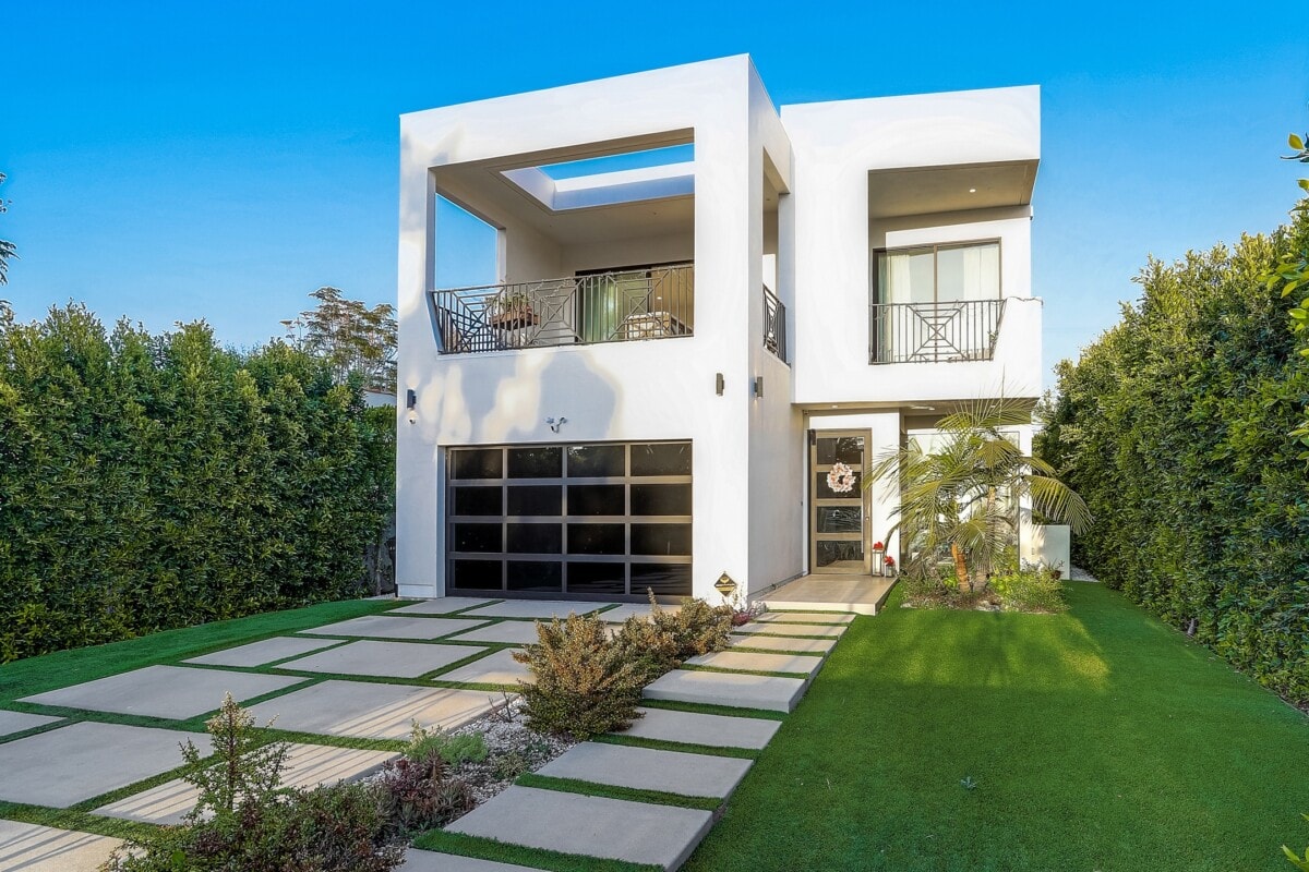 angular contemporary home style