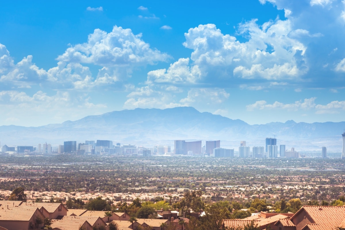 Is Las Vegas a Good Place to Live? 11 Pros and Cons