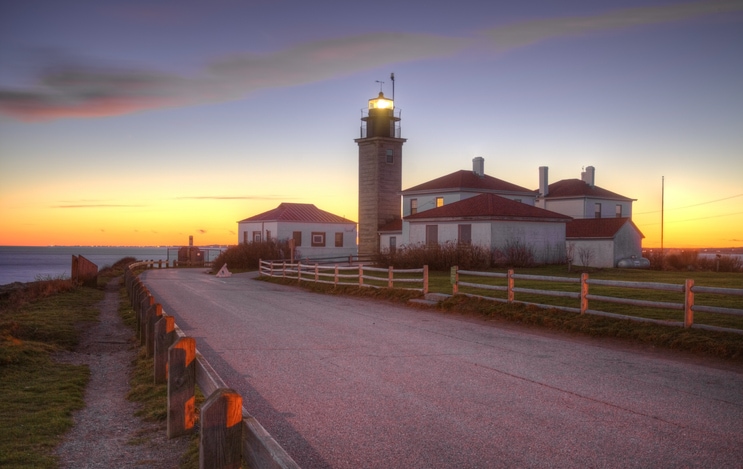 lighthouse and home in jamestown rhode island_Getty