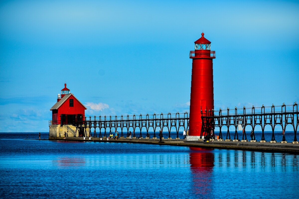 grand haven lighthouse on lake michigan