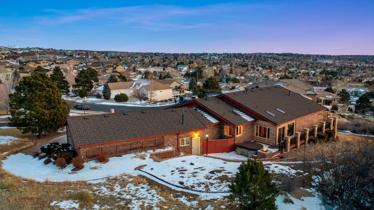 home with snow in colorado springs co