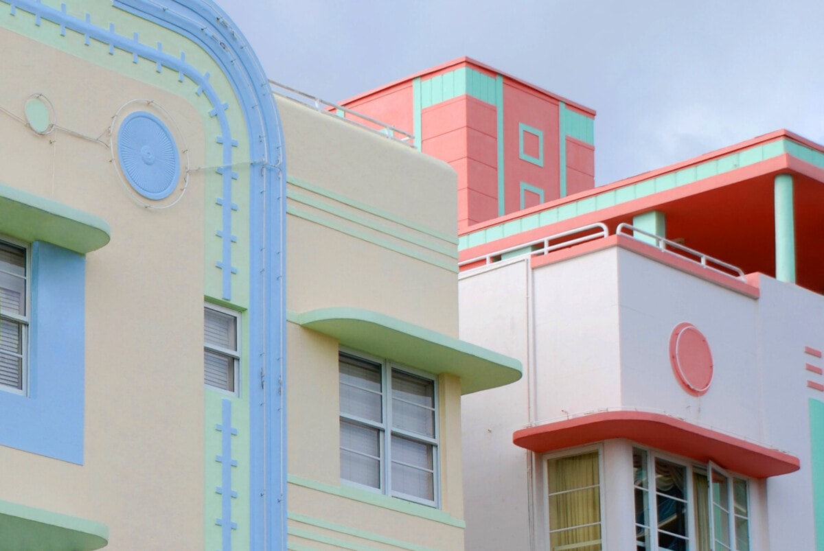 Two Art Deco Style houses on Ocean Drive, South Beach, Miami._getty
