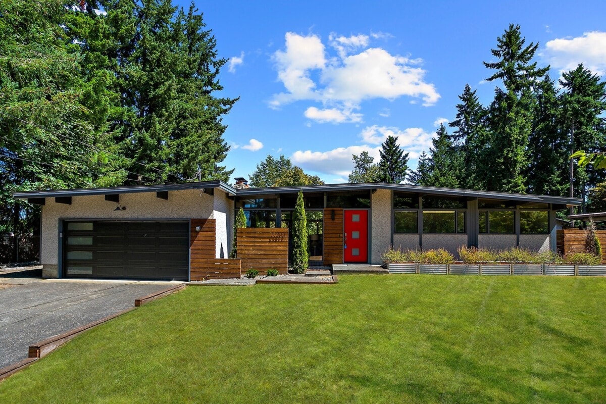 ranch home in puyallup with trees