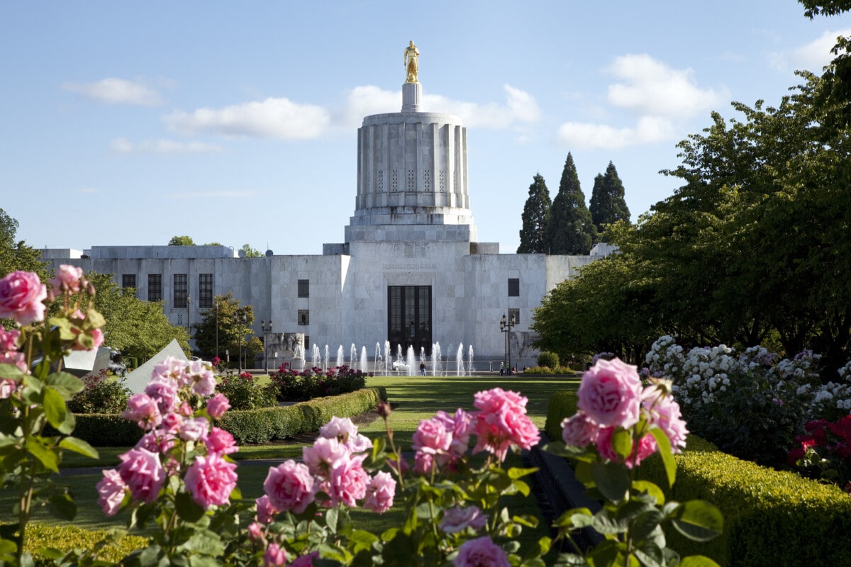 oregon state capitol building in salem_Getty