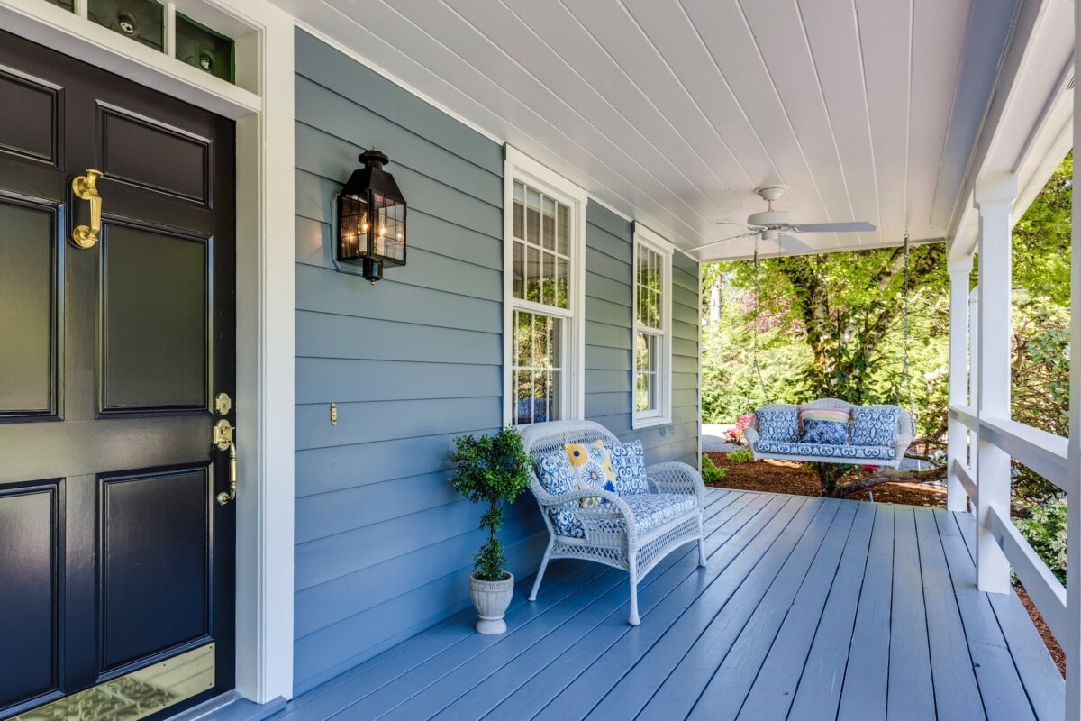 Porch exterior on a home in Oregon