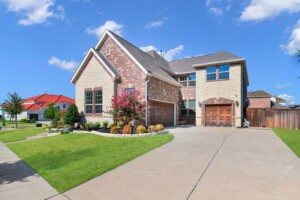 Home with a garage in Texas