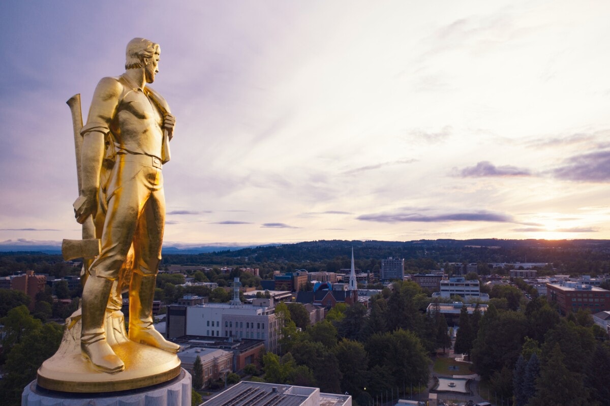 Salem Oregon statue
