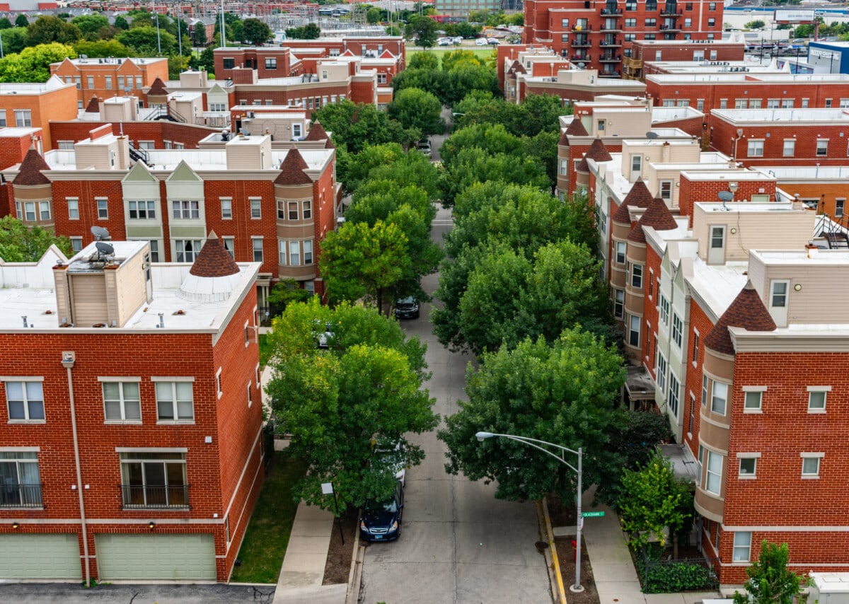 aerial view of lincoln park neighborhood in chicago 