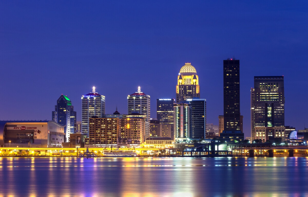 louisville kentucky skyline at night