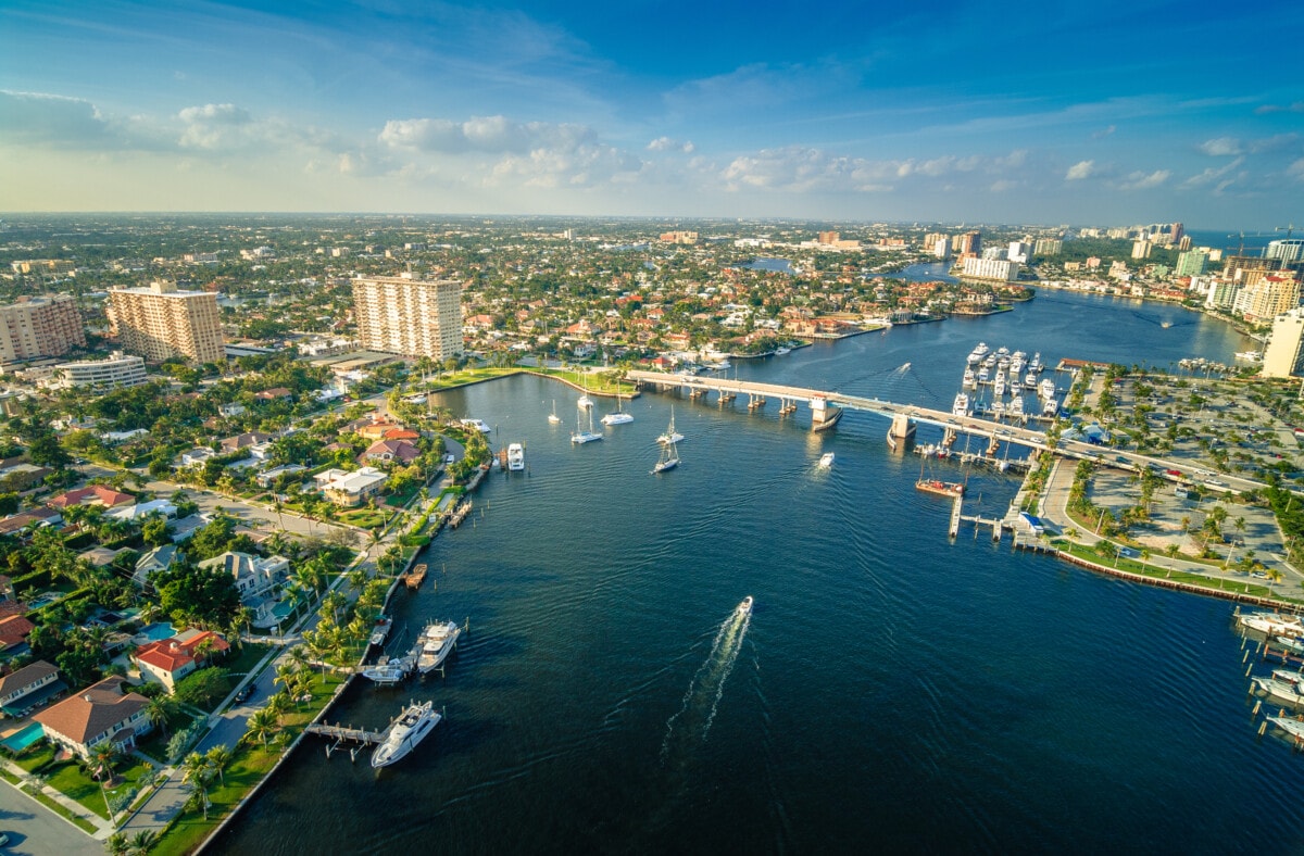 fort lauderdale intracoastal, beach in the background