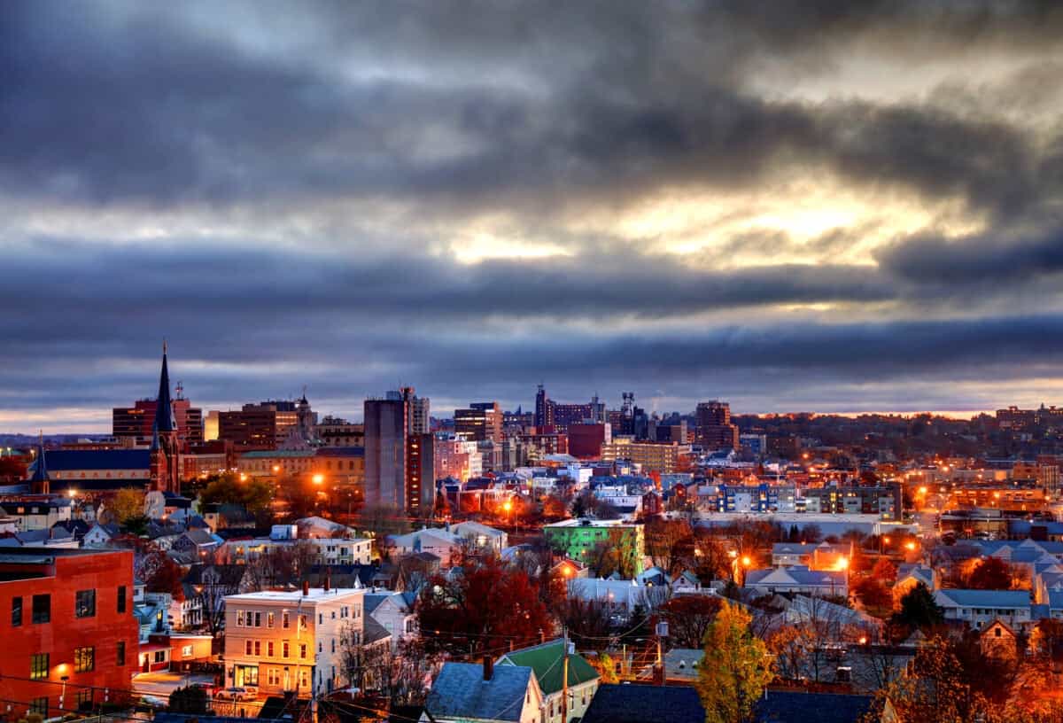 Portland is the largest city in the state of Maine located on a penninsula extended into the scenic Casco Bay. Portland is known for its maritime services, boutique shops,cobbleston streets, fishing piers, vibrant art district and fine dining.