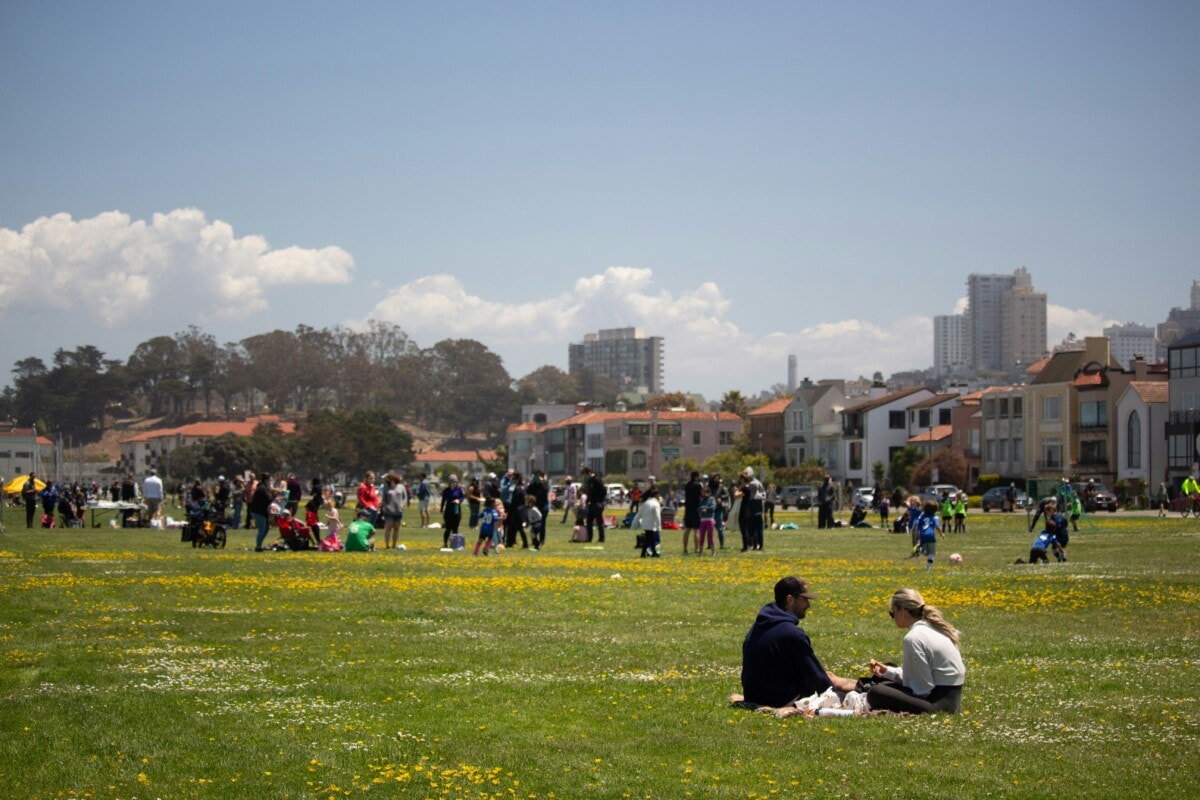 busy park in marina district - san francisco