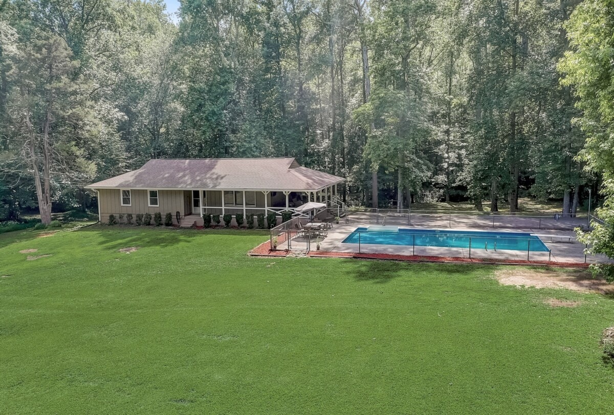 1300 Old Victron School Rd, Hoschton, GA redfin listing